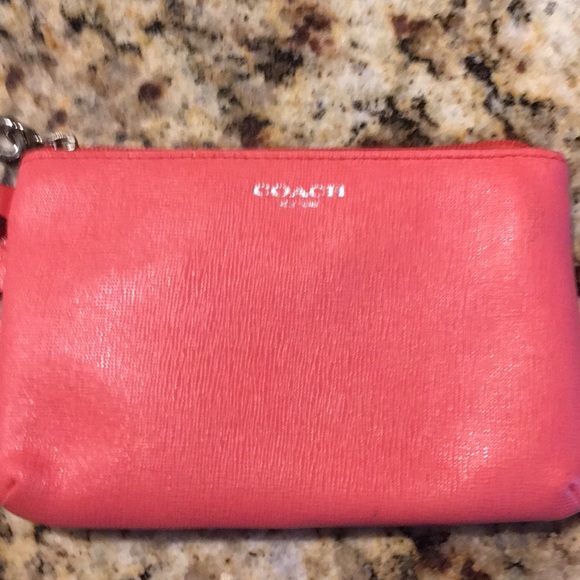Coach saffiano wristlet in coral - Picture 2 of 6